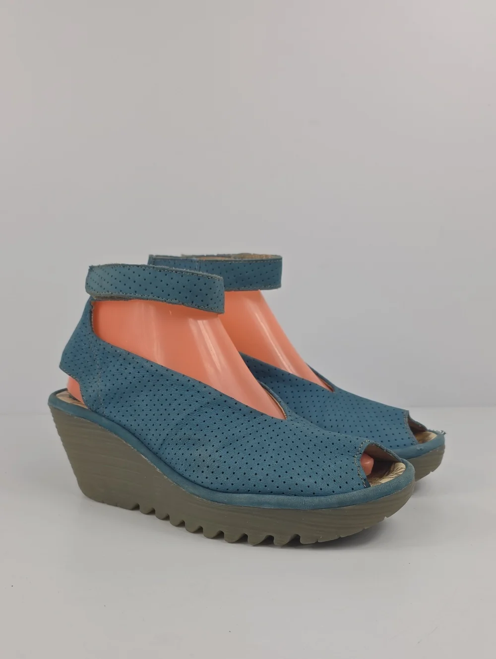 Fly London Yala Perfored Leather Women's Wedge Size EU 38 - US 7.5